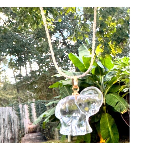 Vintage Avon Glass Elephant Pendant Necklace On Gold-Tone Chain For Women - Picture 4 of 7